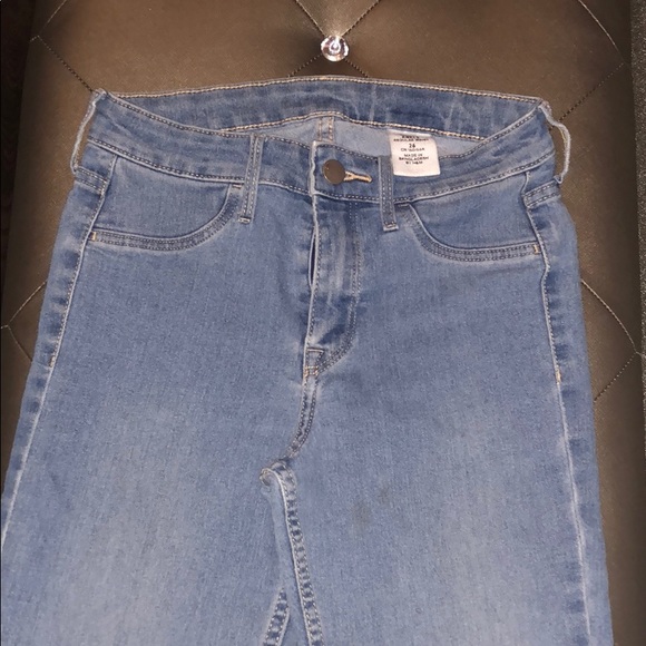 H&M skinny jeans. Size 26 - Picture 2 of 4